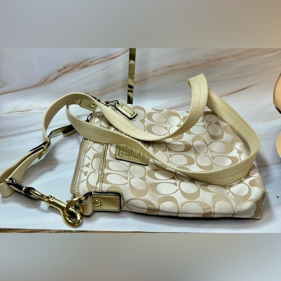Vintage Coach Y2K Signature Canvas Crossbody Bag Monogram Print Cream‎ & Gold - Picture 7 of 7